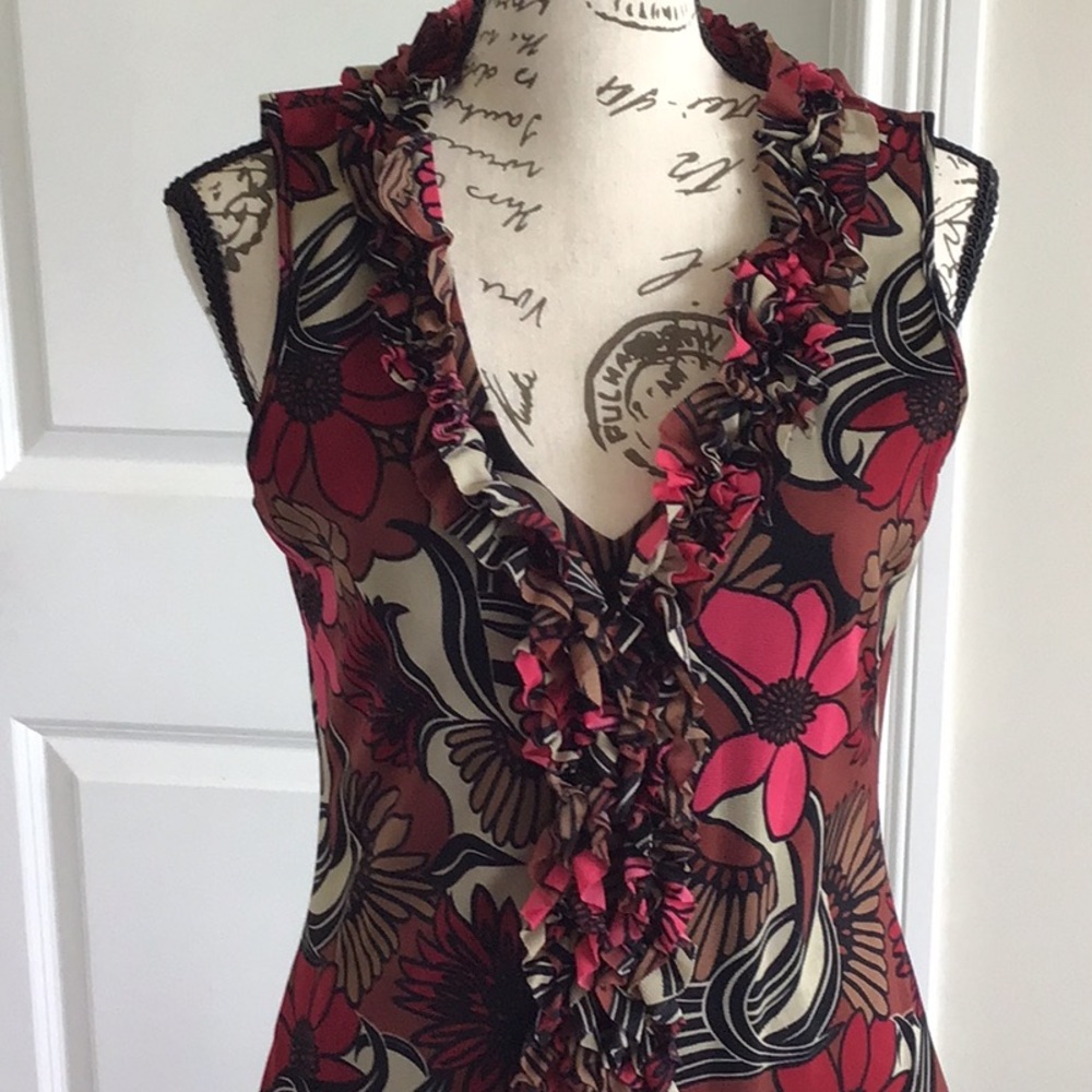 INC colorful ruffled sleeveless top floral black with pink red accents Sz M